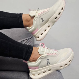 On Cloudnova X White/Pink